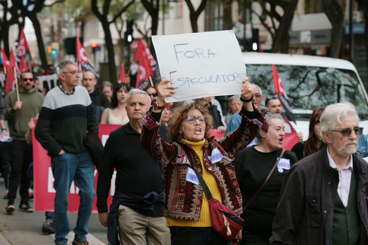 Mayores y jóvenes se han manifestado en Castelló.