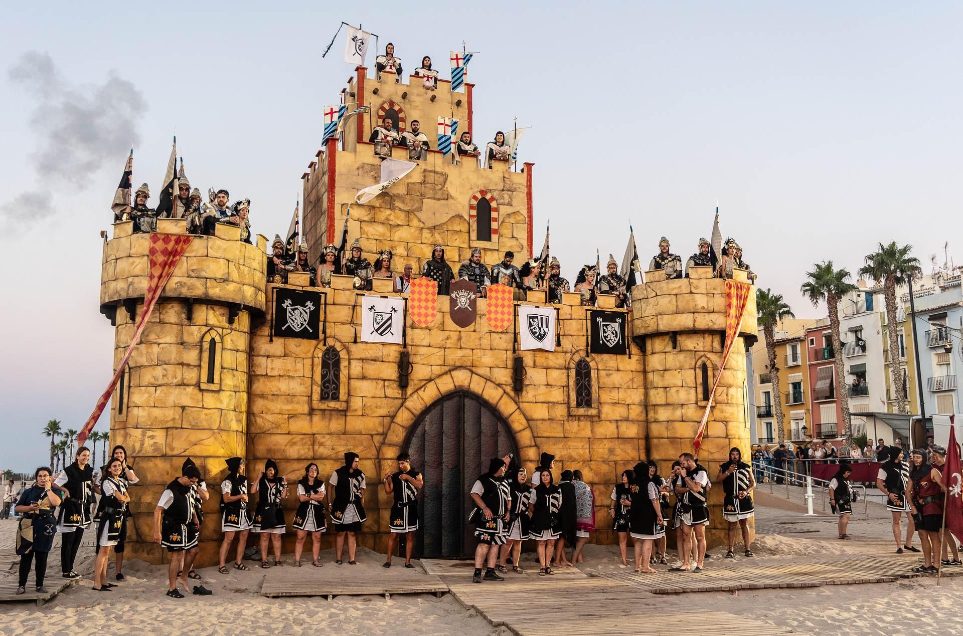 Las imágenes del Desembarco de los Moros y Cristianos de La Vila