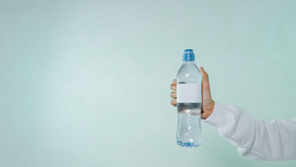 Supermercados pagan por botellas de plástico: un incentivo para el reciclaje