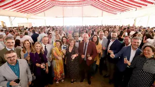 La Diputación y los joyeros reciben a las autoridades en un espléndido miércoles de feria