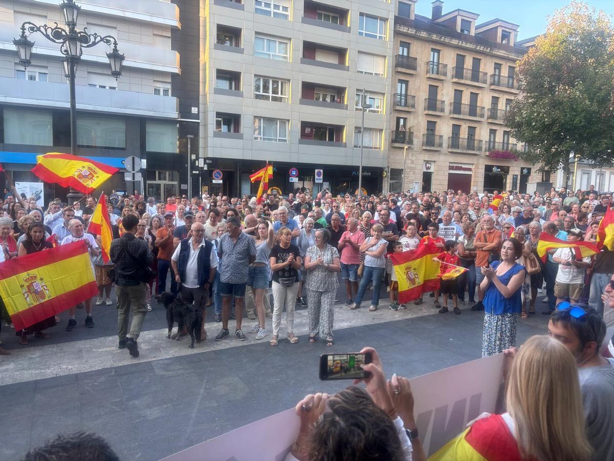 Así fue la concentración de apoyo a Ceuta en Pola de Siero