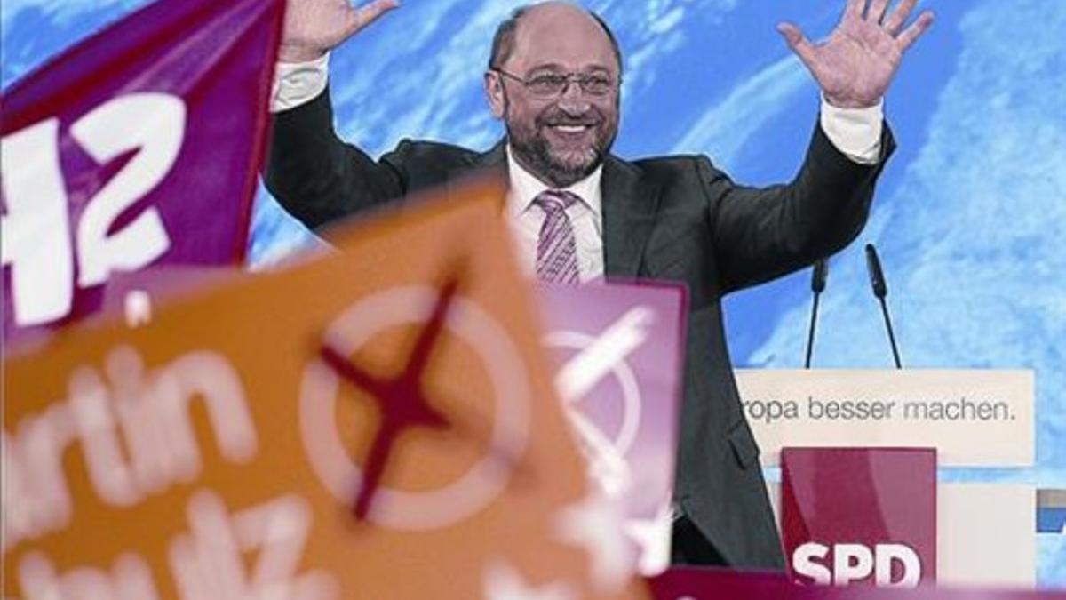 Martin Schulz saluda durante un acto electoral en Berlín.