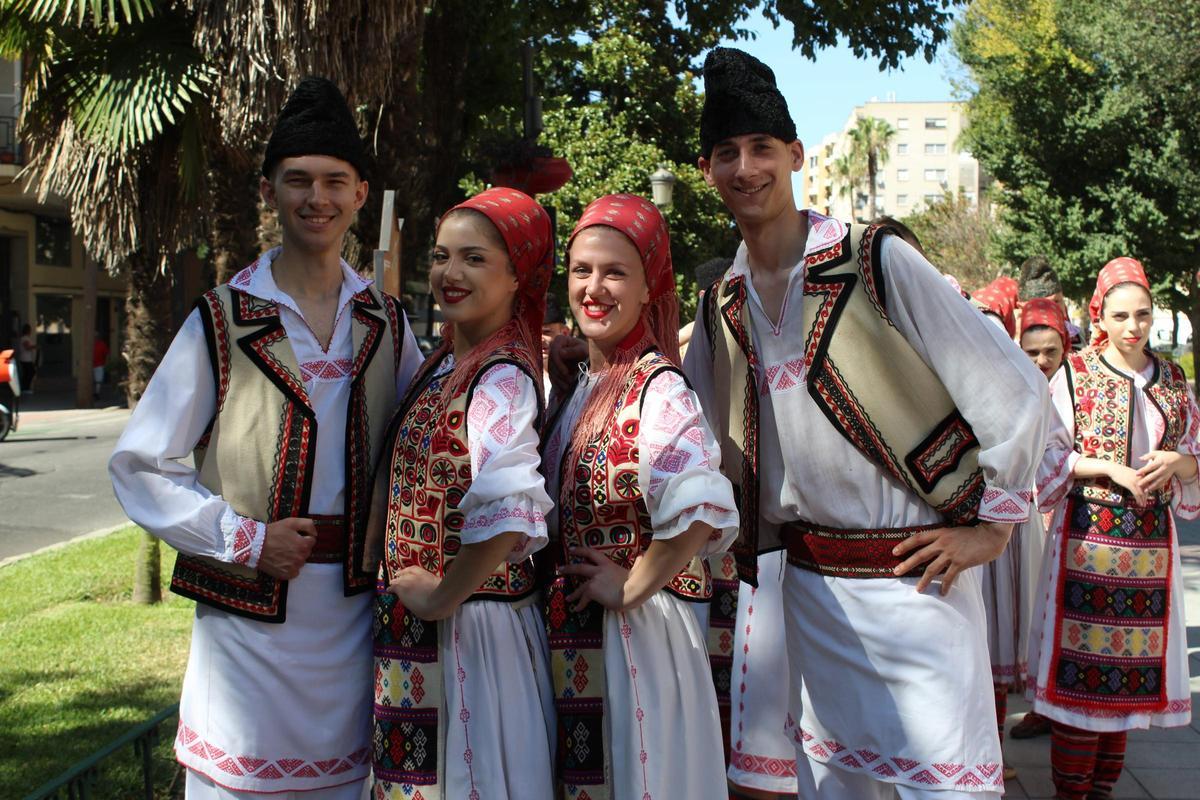 FOTOGALERÍA | El mundo baila en Badajoz: el Festival Folklórico se echa a las calles en un desfile internacional