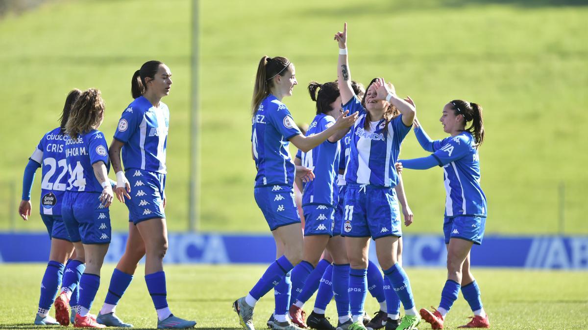 La brasileña Millene, con sus compañeras, en plena celebración