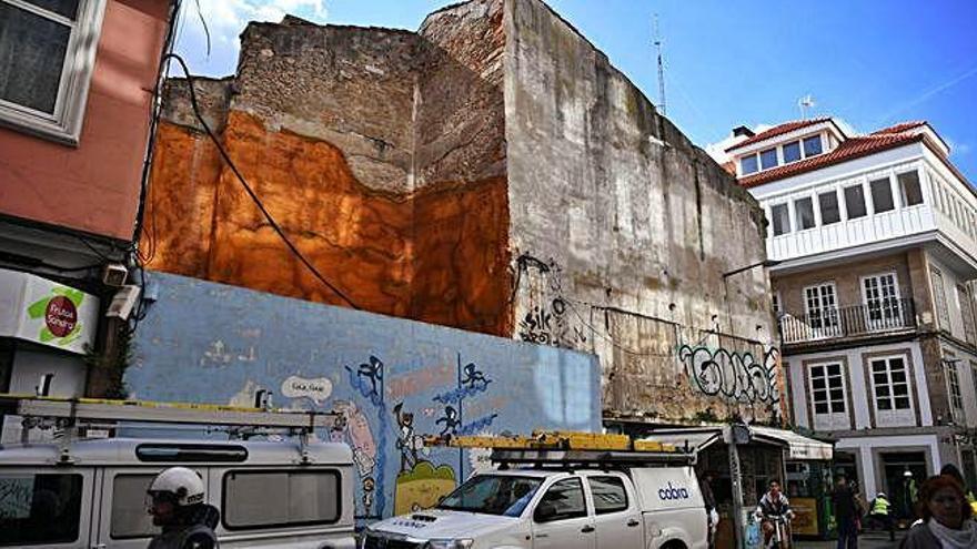 Esquina de San Nicolás y Pontejos, en la que el Concello prevé instalar cinco viviendas sociales.