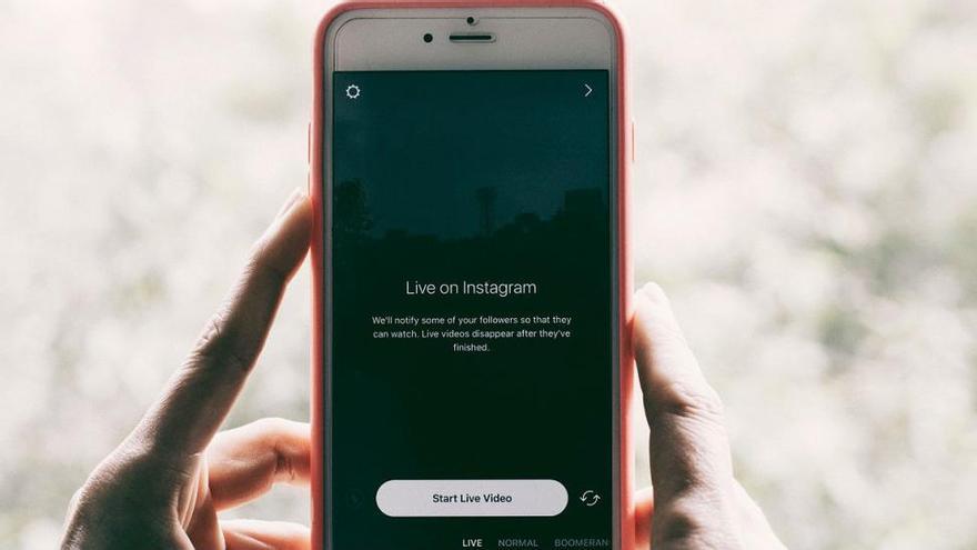 Instagram permite enviar vídeos en directo a través de mensaje privado