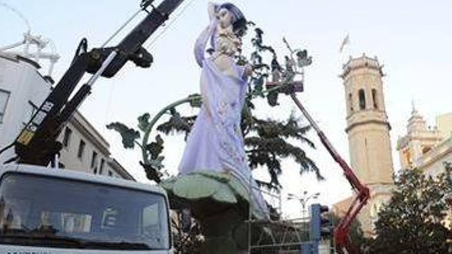 Las fallas recortan un 50% el presupuesto para los monumentos