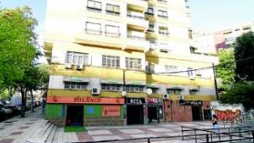 El juez de Cáceres admite la querella contra 16 pubs de la Madrila y exmiembros del gobierno