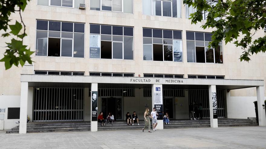 La Universidad de Zaragoza ofertará 20 plazas más en el grado de Medicina el próximo curso