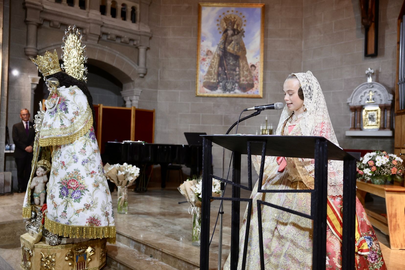 Así ha sido el Besamanos de las falleras mayores y cortes de honor 2025