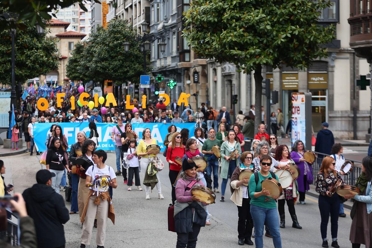 Manifestación por la oficialidad del asturiano Manifestación por la oficialidad del asturiano