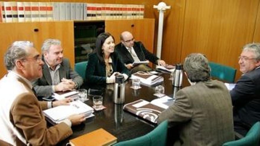 PSOE y PAR ven &quot;factible&quot; un acuerdo en la Ley de Lenguas