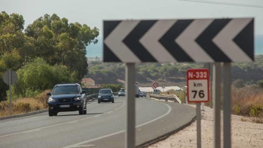 Un hombre fallece y otras 4 personas resultan heridas en un accidente de tráfico