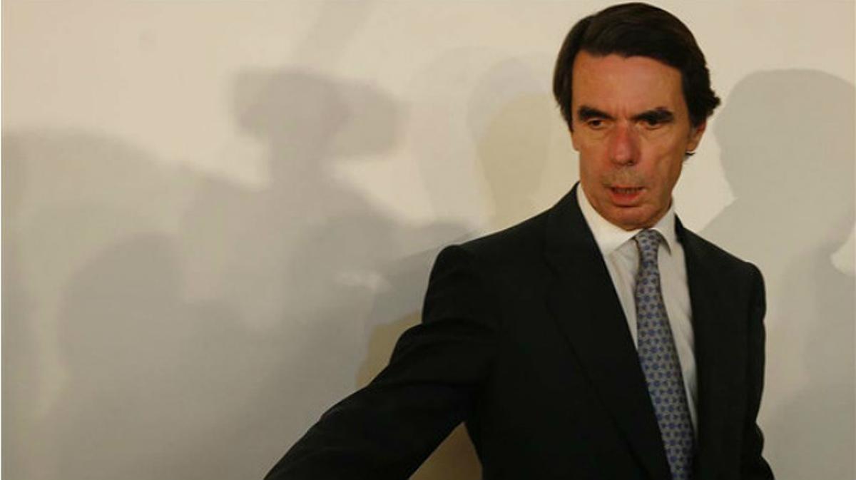 Aznar: “Estamos ante amenazas graves y no podemos quedarnos de brazos cruzados”. El ex presidente anima a actuar contra el terrorismo yihadista.