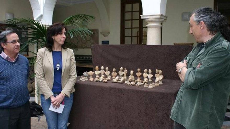 El museo de Priego recibe una donación de terracotas romanas