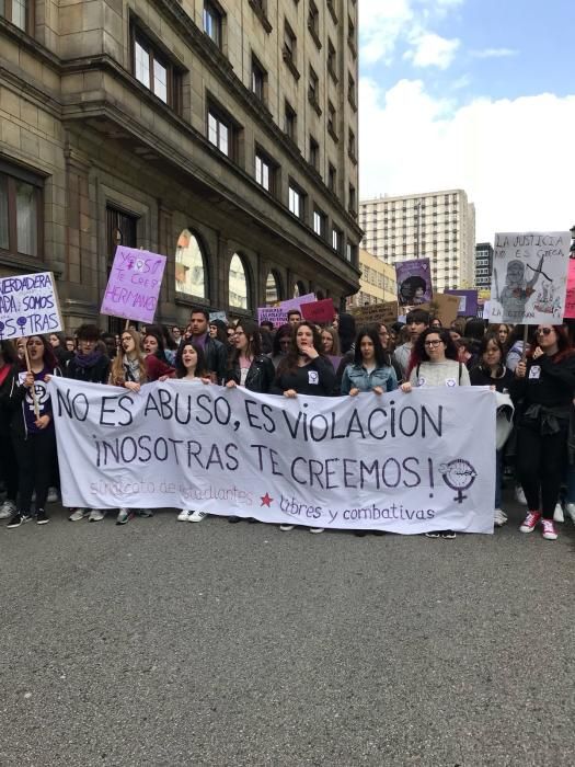 Estudiantes asturianos se manifiestan contra la sentencia de "La Manada"