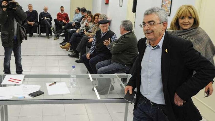 Raúl Fernández y María Quintas, en una Ejecutiva Provincial. // Brais L.