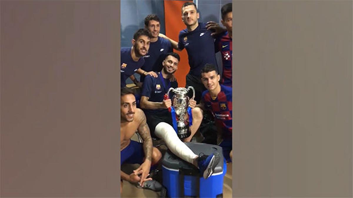 Esquerdinha celebró la Supercopa con la pierna vendada