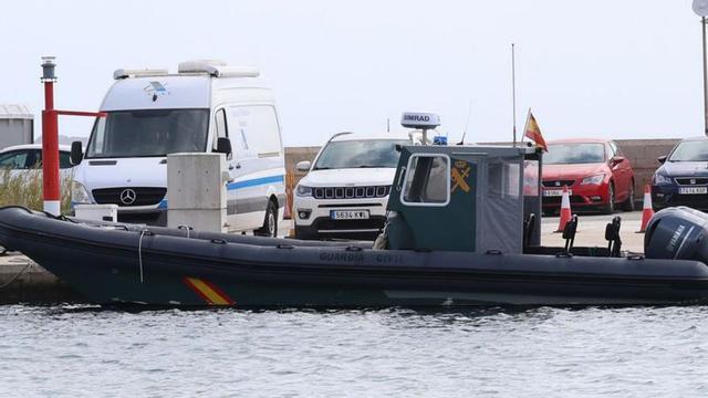 Una lancha de la Guardia Civil en una imagen de archivo. | J.A. RIERA