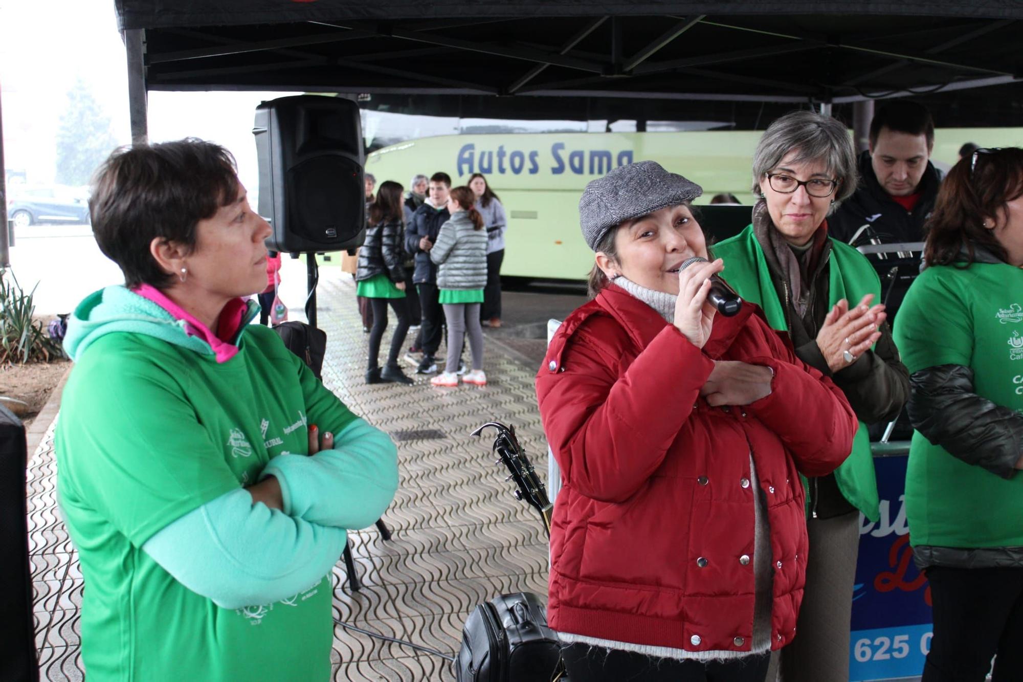 Así fue la carrera contra el cáncer en Langreo: Medio millar de valientes desafían a la lluvia por una buena causa