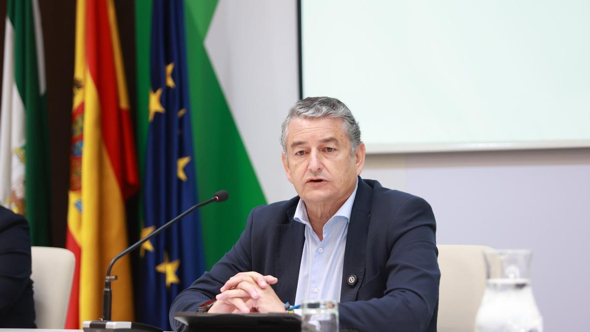 El vicepresidente primero y consejero de Presidencia, Sanidad y Emergencias, Antonio Sanz.