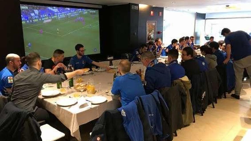 Puente aéreo para animar al Oviedo