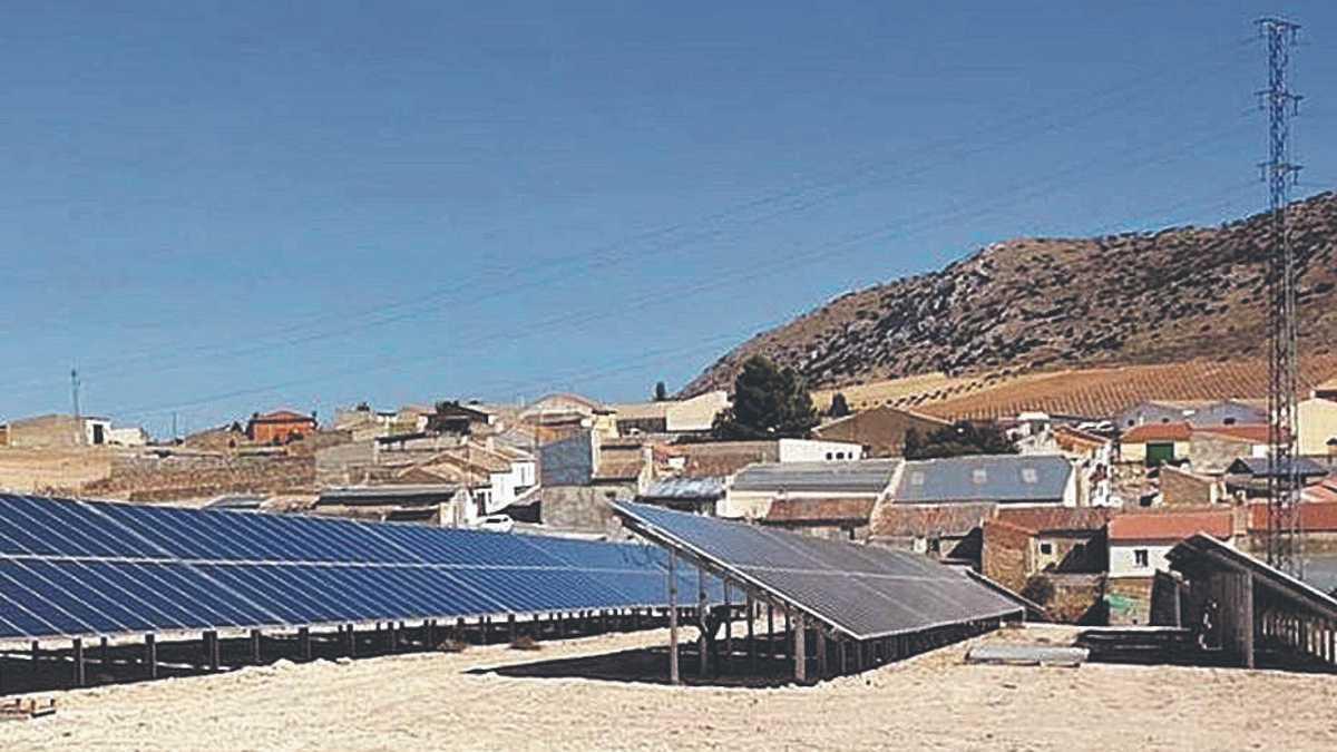 La planta fotovoltaica de Som Energia a Llanillos.