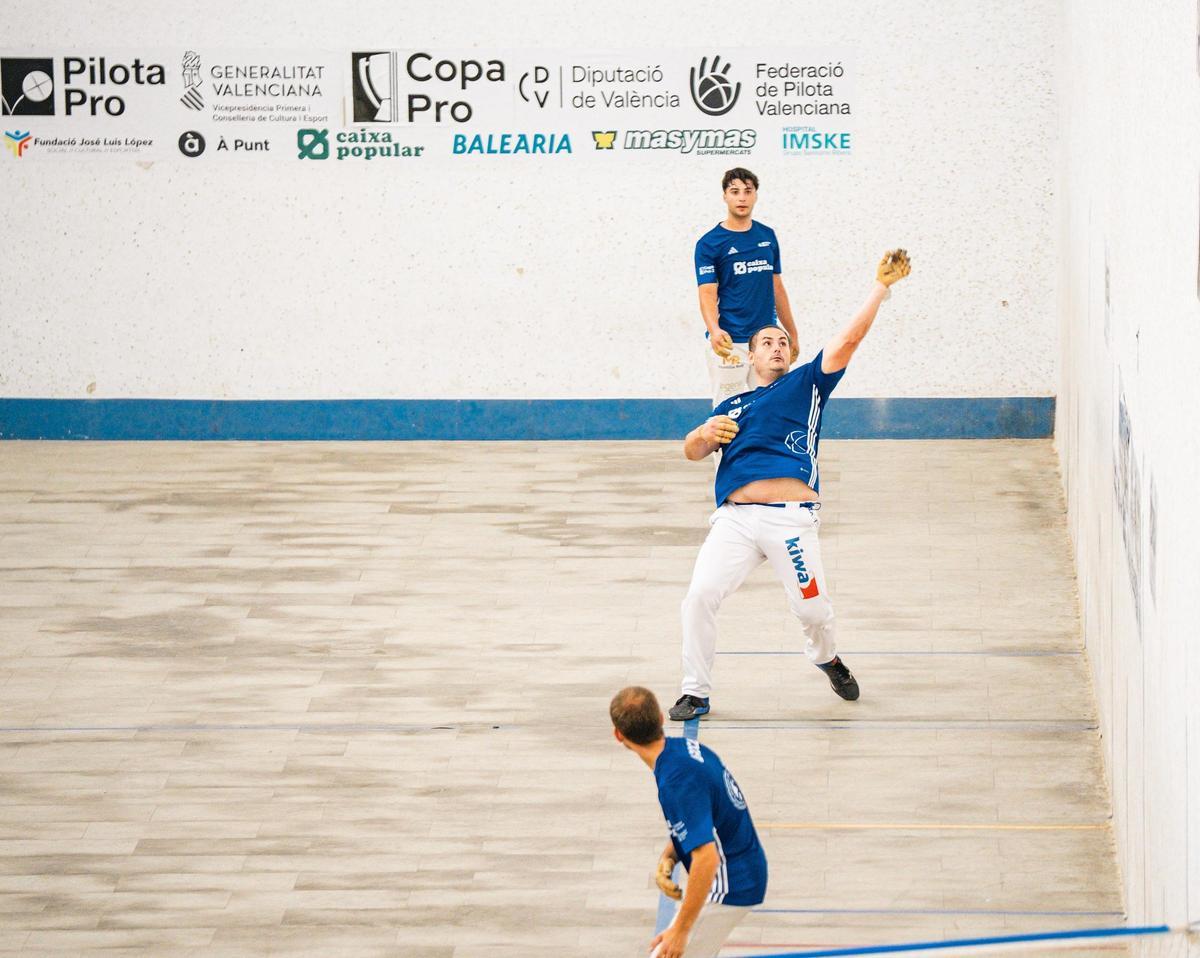 Peye, Guillermo i Aroca en una partida de Copa d’escala i corda Pro2.
