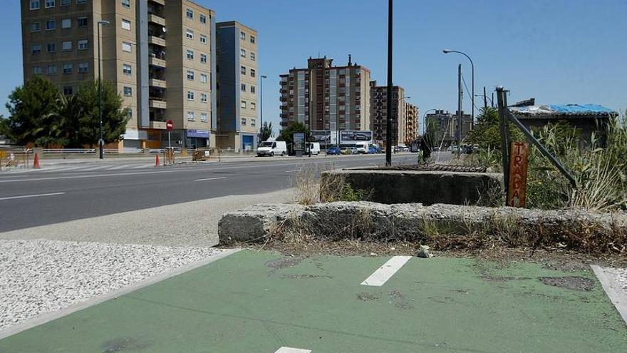 Los vecinos de la avenida Cataluña no olvidan las promesas