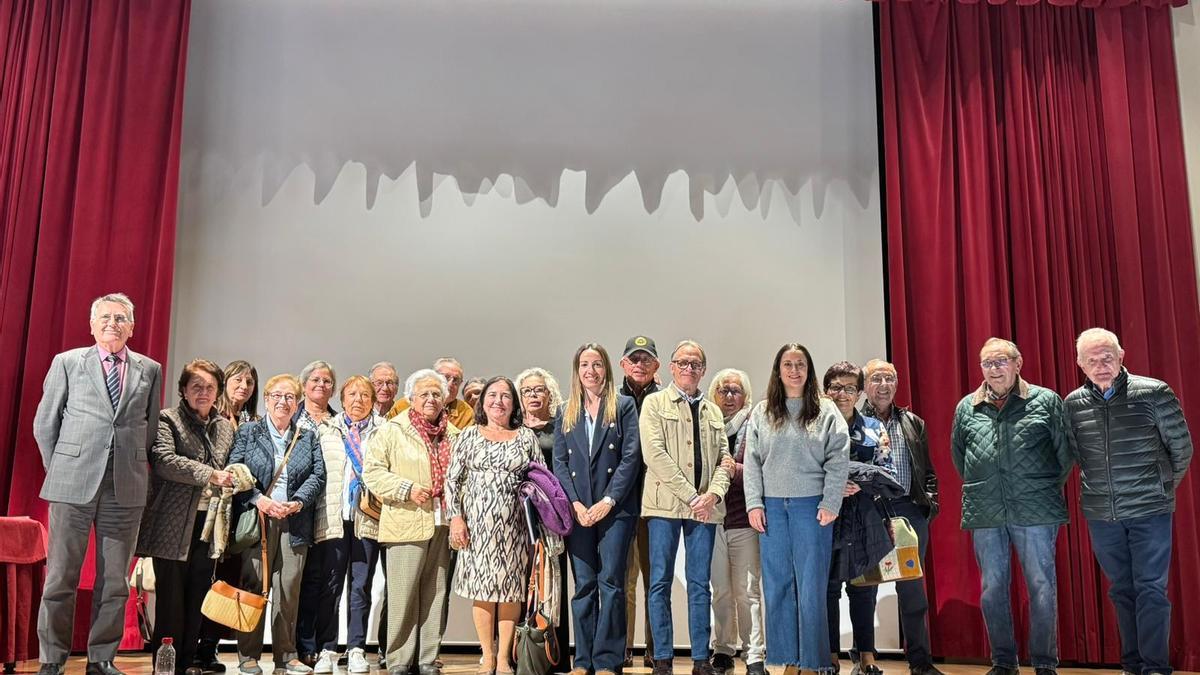 Conferencia  sobre el Archivo General de Indias.