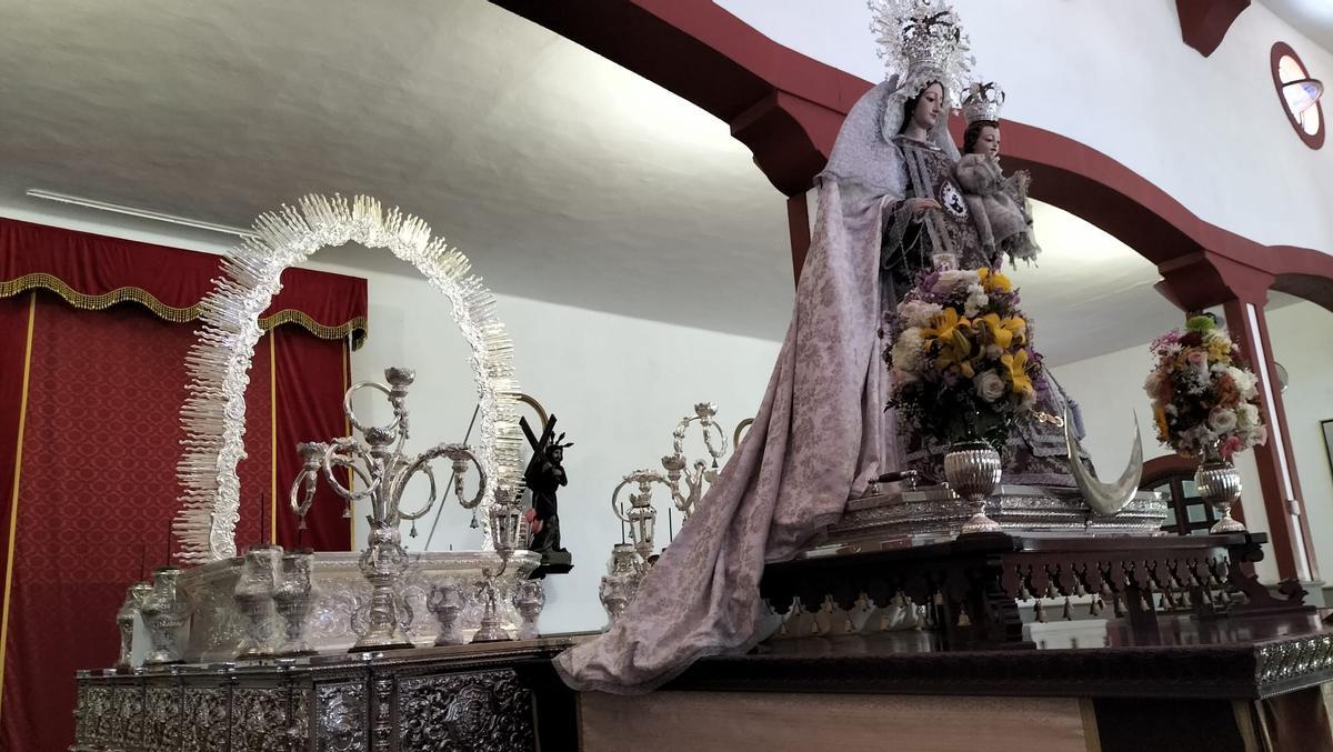 Así preparan las alfombras de La Isleta