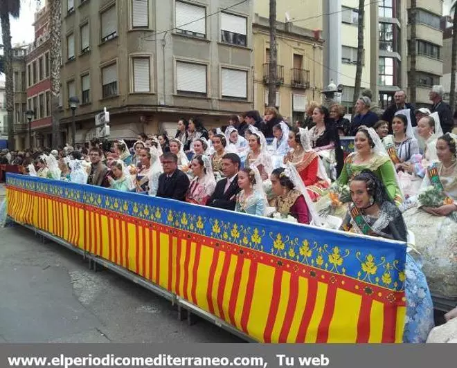 Galería de fotos: Ofrenda a la Virgen de los Desamparados en la Vall d’Uixó