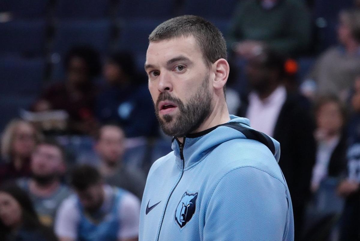 AME5142. MEMPHIS (ESTADOS UNIDOS), 28/01/2019.- Marc Gasol de Memphis Grizzlies reacciona este lunes, previo a un partido de la NBA entre los Memphis Grizzlies y los Denver Nuggets, en el FedEx Forum de Memphis (EE.UU.). EFE/ Karen Pulfer Focht