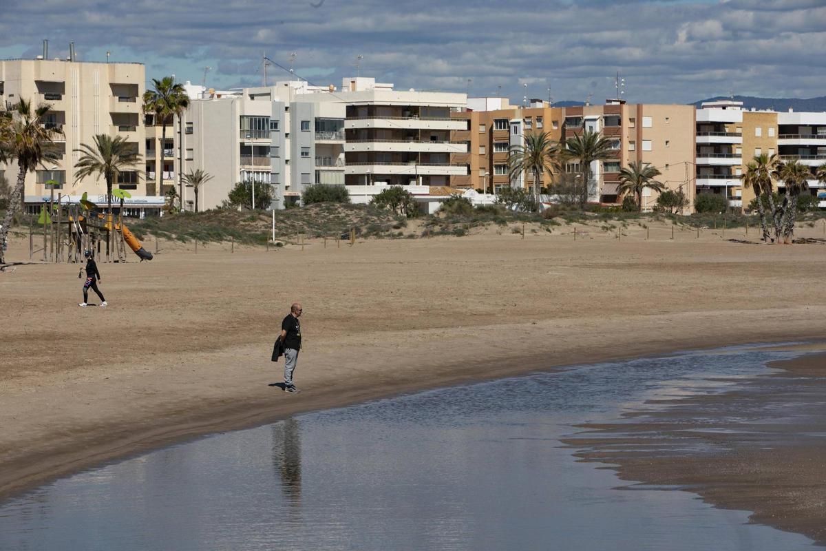 Vista de la playa de Canet.