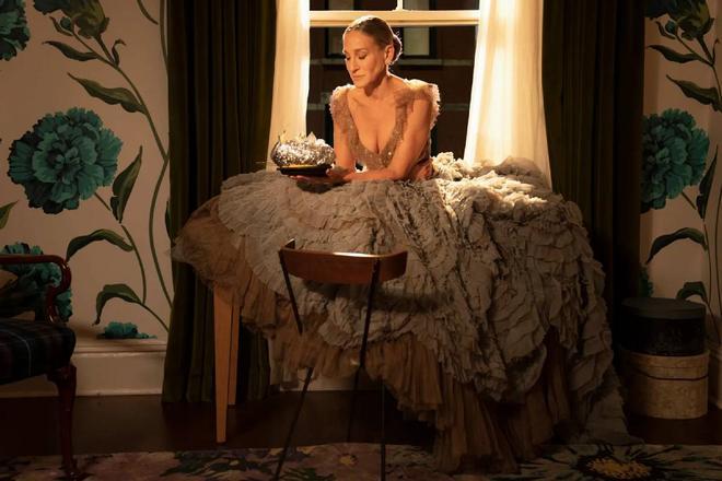 Carrie Bradshaw recupera el vestido de tul más famoso de 'Sexo en Nueva York' en 'And just like that'