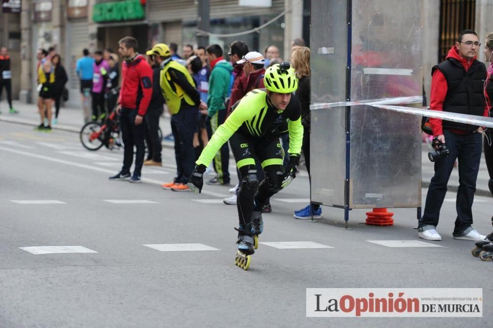 Murcia Maratón. Patinadores en carrera