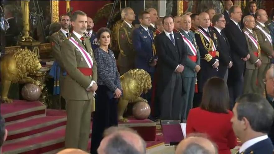 Felipe VI apela a la Constitución y a la bandera en la Pascua Militar