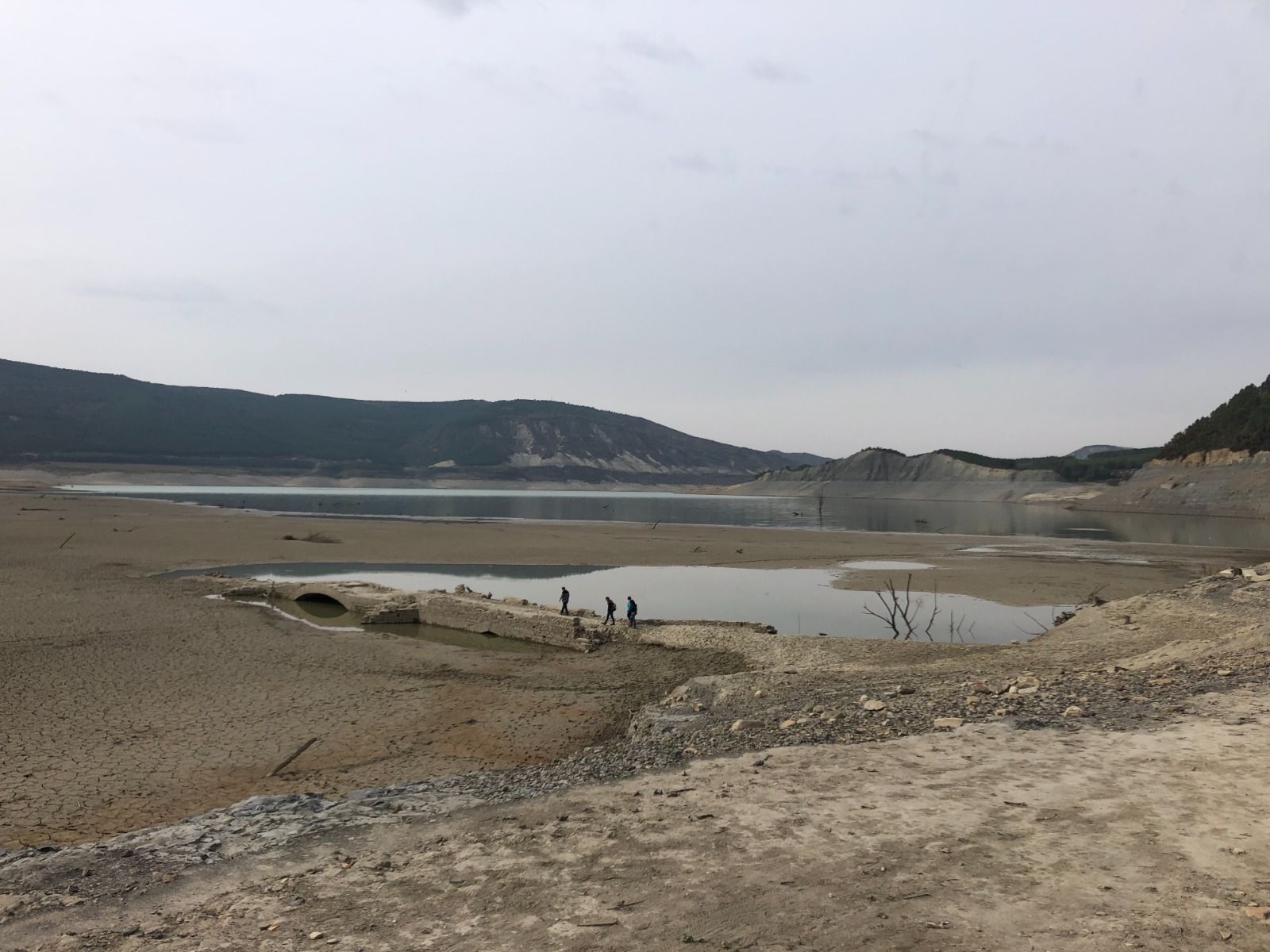 "Emergencia" en Yesa: La sequía revive el balneario de Tiermas