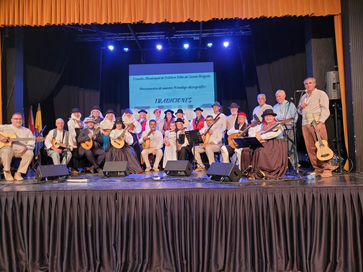 Presentación del cuarto trabajo discográfico de la escuela municipal de folclore