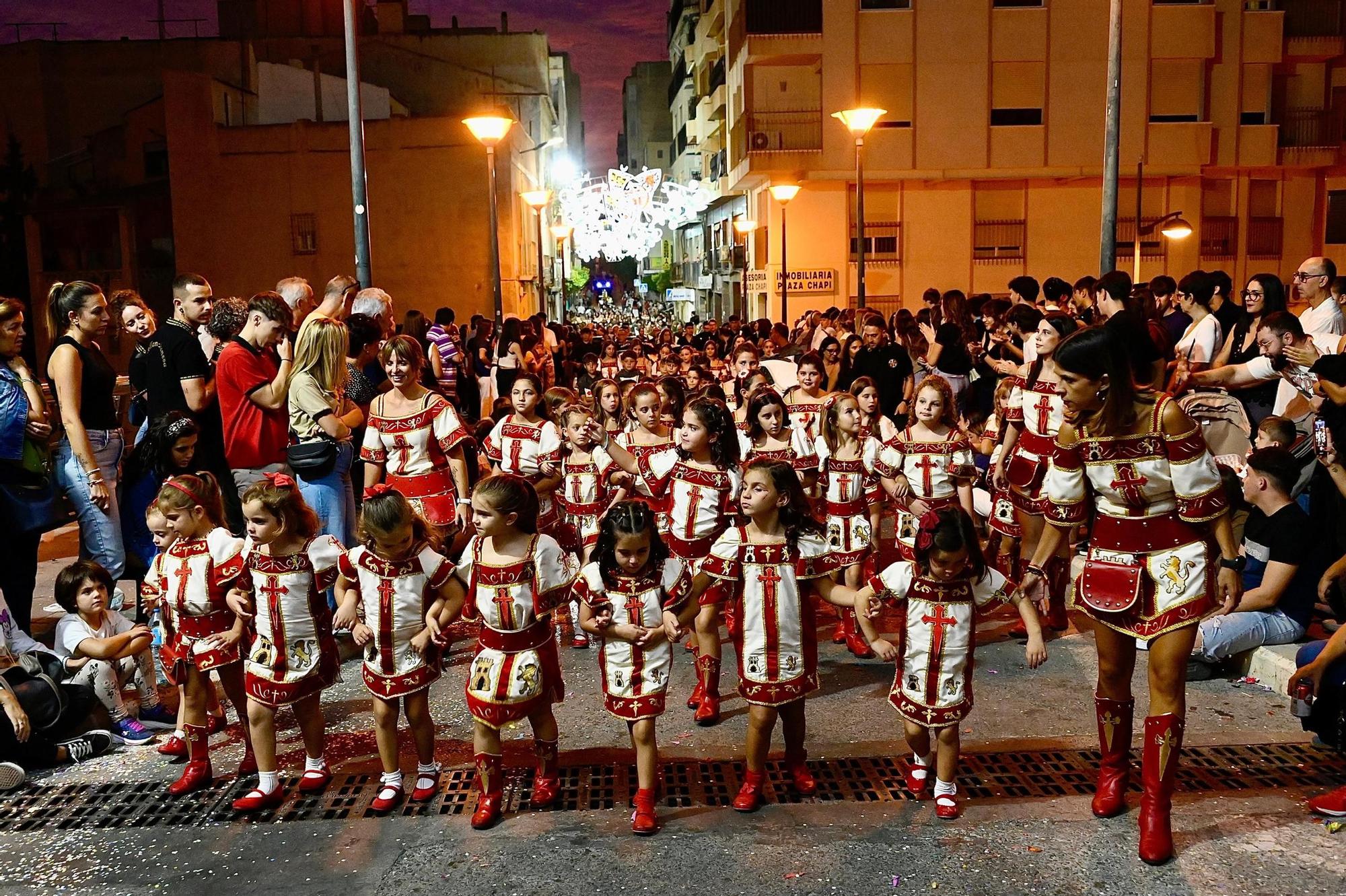 Una intensa Entrada Infantil asegura el relevo festero en Crevillent