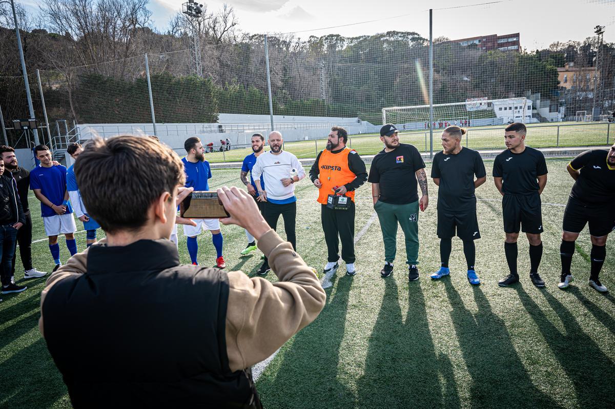 La Kings League gitana hechiza a los barrios de Barcelona