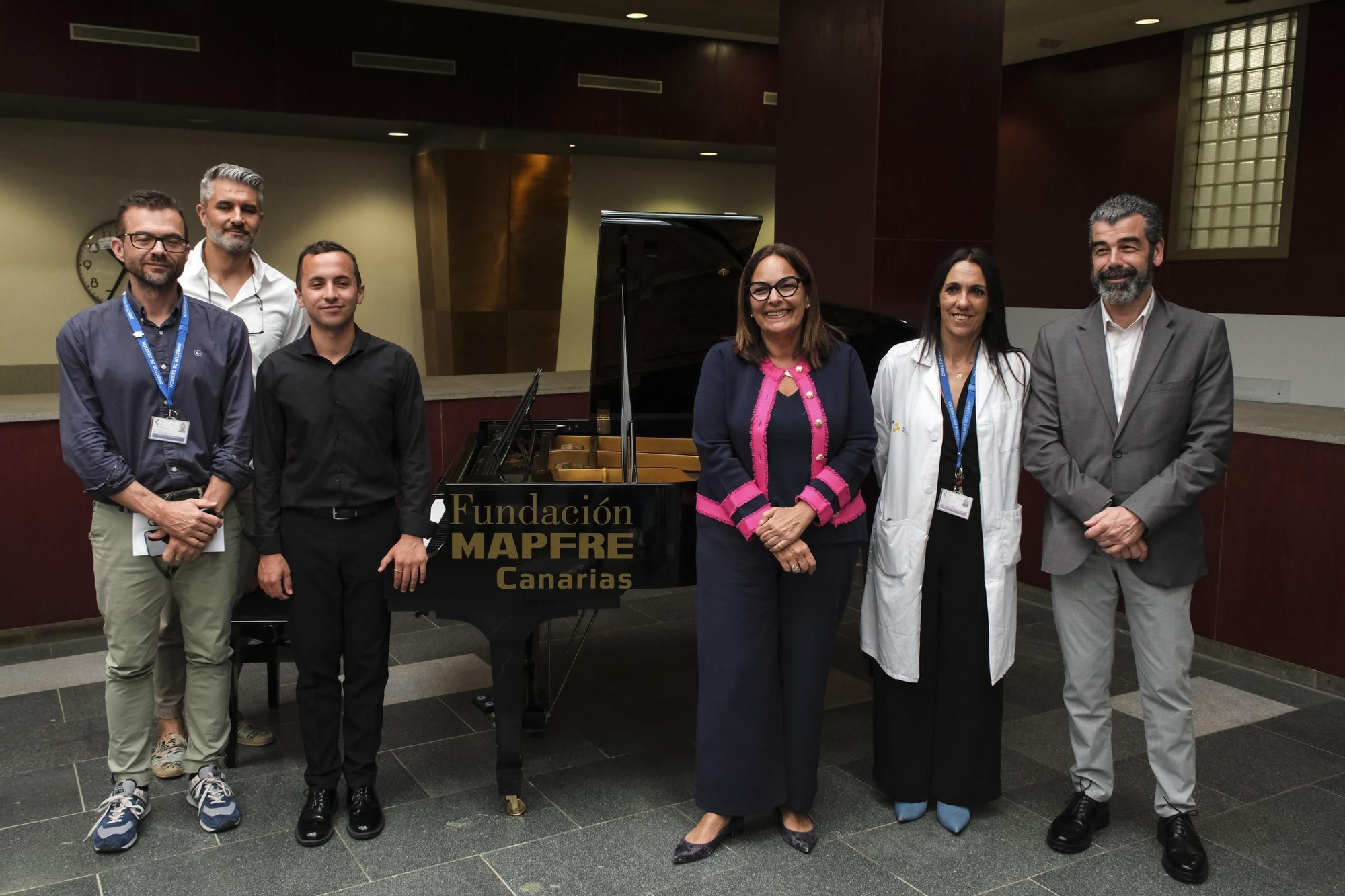 La Fundación Mapfre Canarias dona un piano al Hospital de la Candelaria