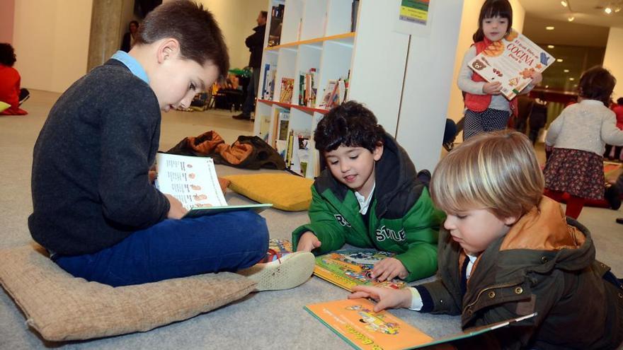 Niños en una anterior edición del Salón do Libro