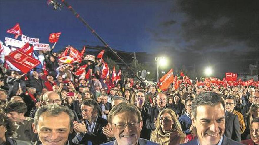 Sánchez se ve a las puertas de su reelección y cruza los dedos