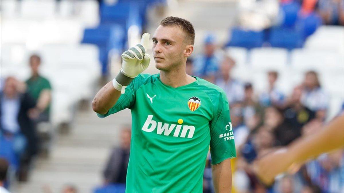 Jasper Cillessen en un partido del Valencia