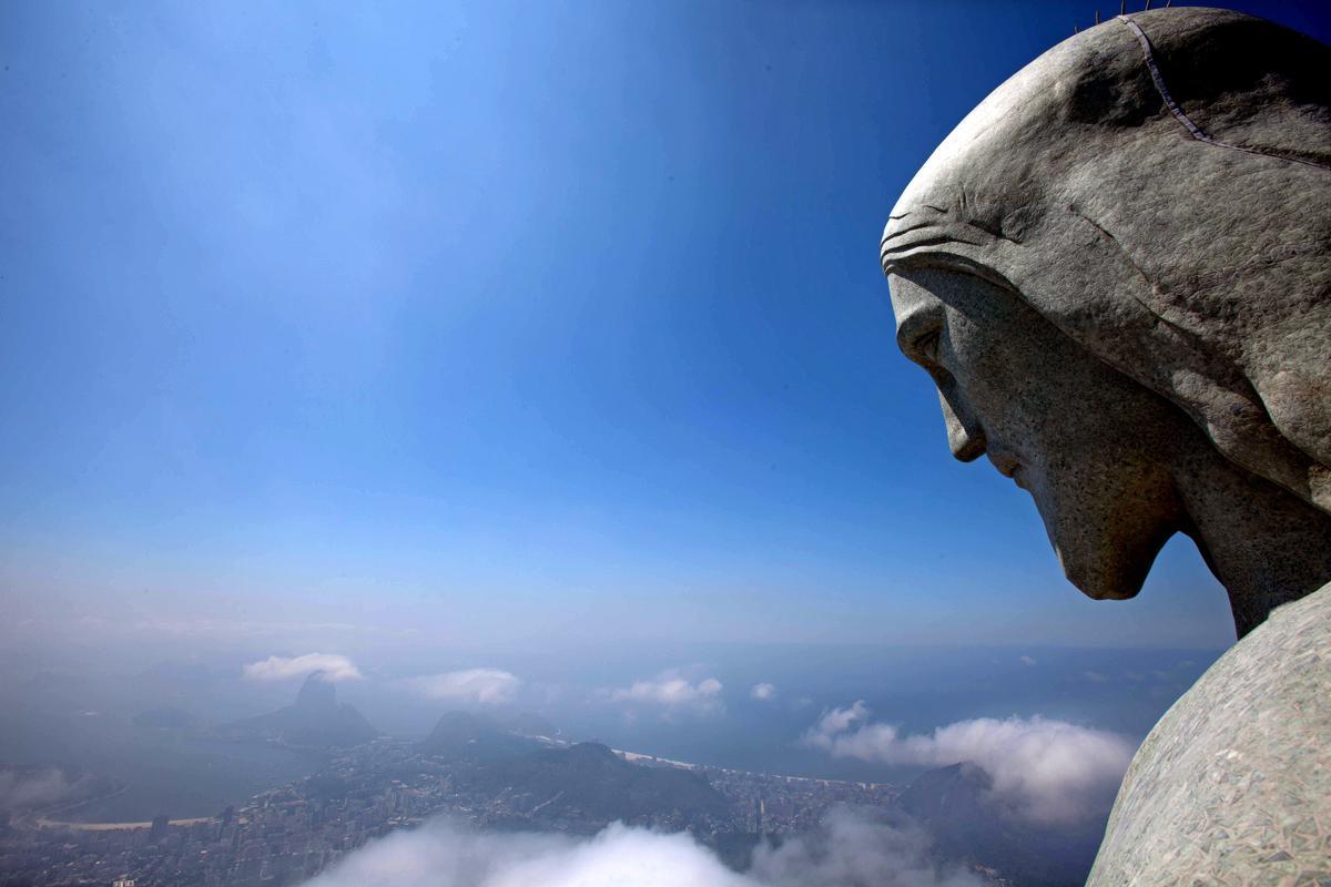 Fotografía de archivo fechada el 7 de octubre de 2011 que muestra la estatua del Cristo Redentor.