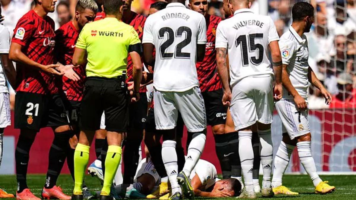 Lucas Vázquez, tendido en el césped, tras lesionarse ante el Mallorca