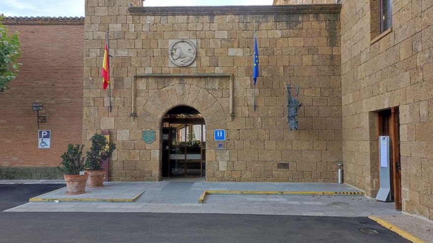 Acceso del Parador Nacional de Turismo Fernando II.