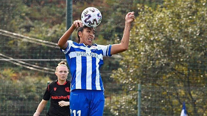 Gaby, en Abegondo frente a la Real Sociedad. |  // CARLOS PARDELLAS