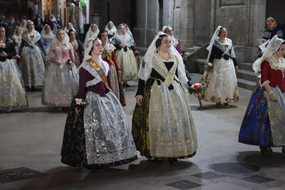 Todas las fotos de la ofrenda del 18 de marzo por la calle San Vicente hasta la 23:30 horas Todas las fotos de la ofrenda del 18 de marzo por la calle San Vicente hasta la 23:30 horas
